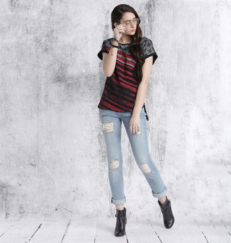 Women Black Red Printed Pure Cotton T-shirt